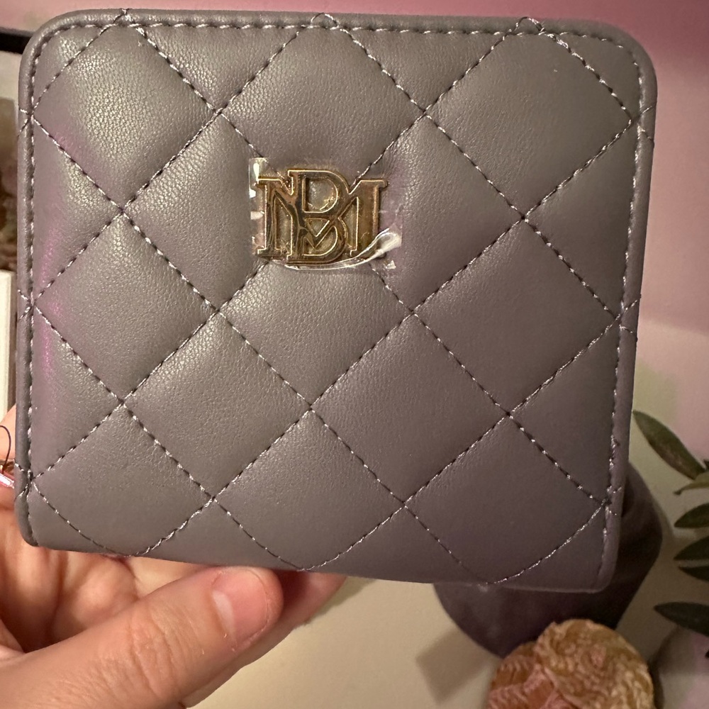 Badgley Mischka Vegan Leather Gray Quilted Wallet | NWT